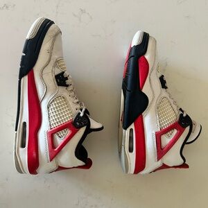 NIKE AIR JORDAN FOURS (IV) RETRO 6YOUTH; Fire Red / White
